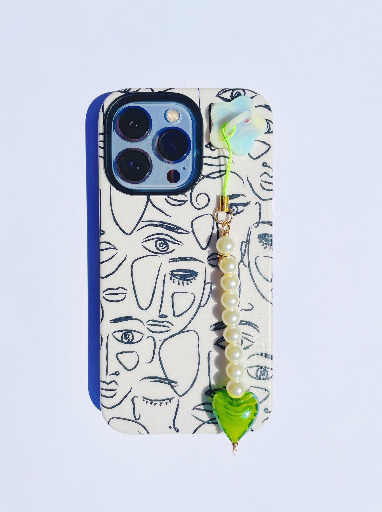 Corazon Verde Phone Charm