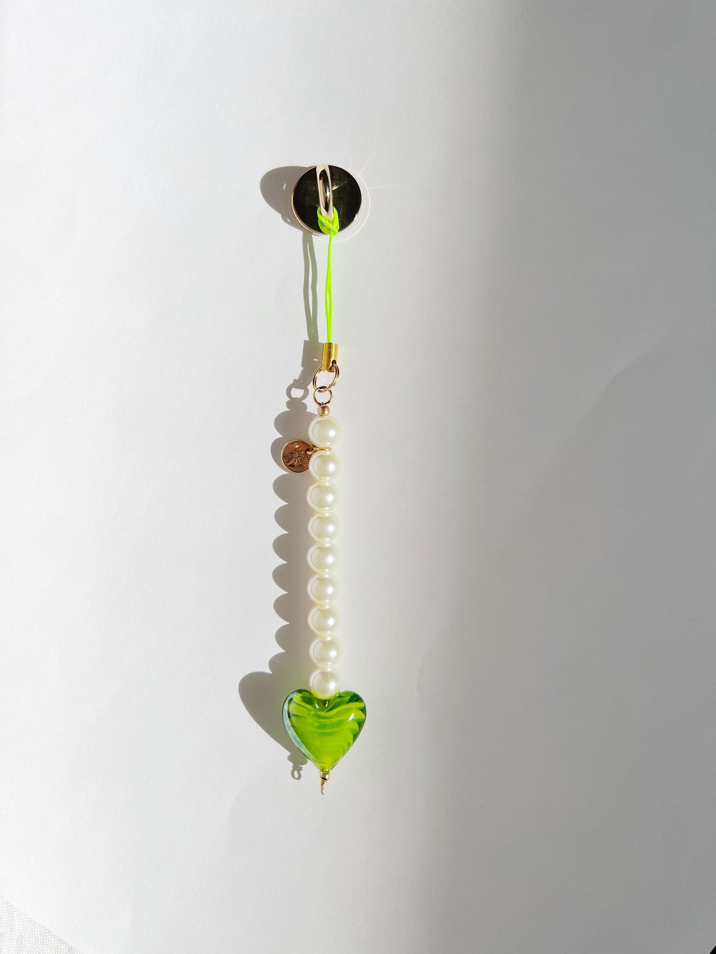 Corazon Verde Phone Charm